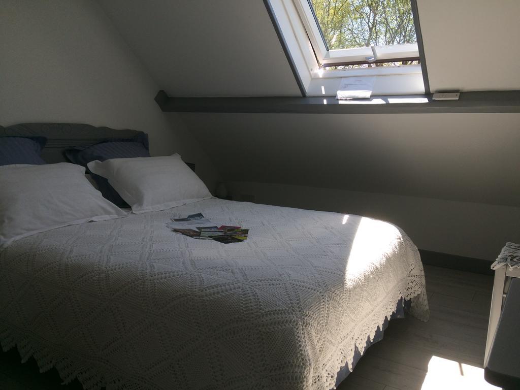 La Mansarde Bed and Breakfast Neuville-sous-Montreuil Exteriör bild