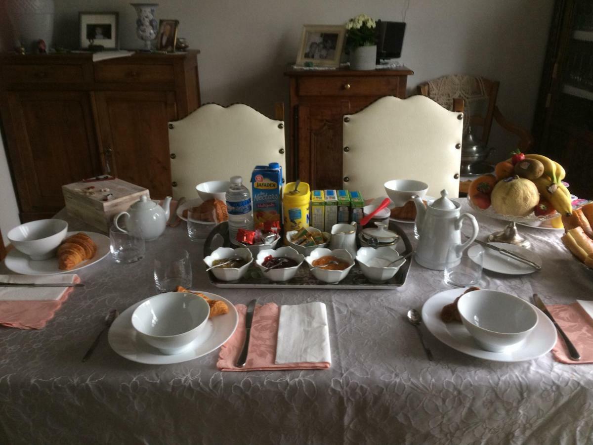 La Mansarde Bed and Breakfast Neuville-sous-Montreuil Exteriör bild