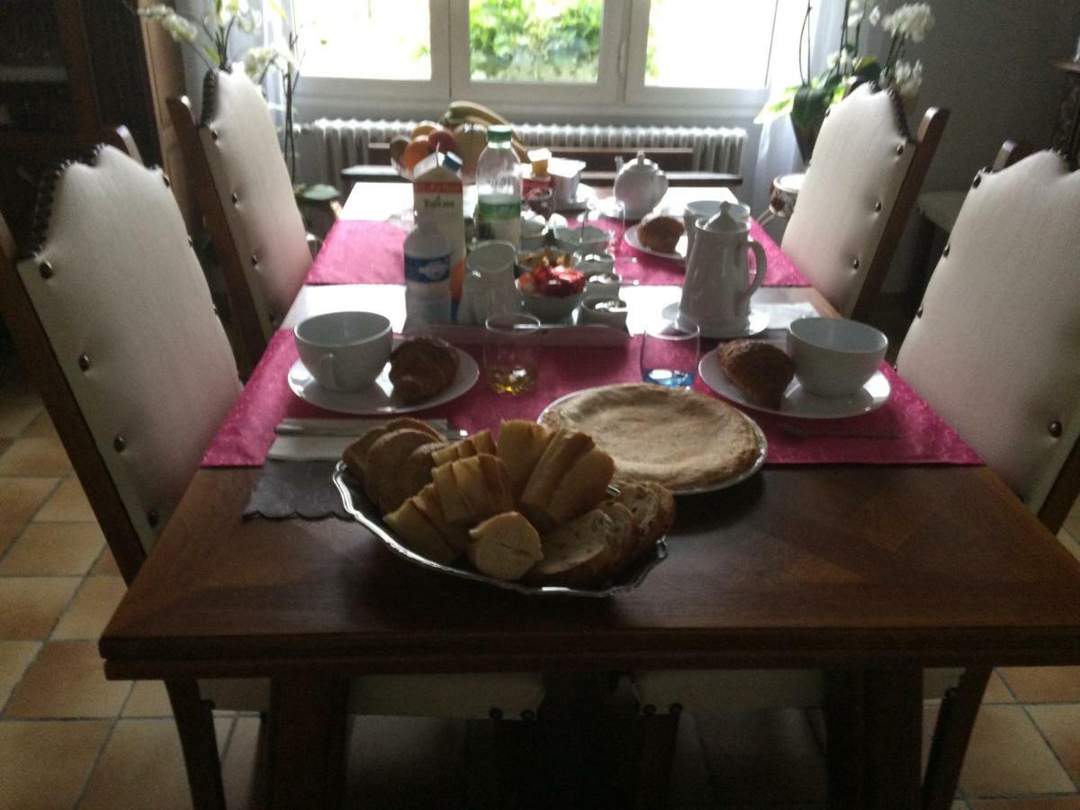 La Mansarde Bed and Breakfast Neuville-sous-Montreuil Exteriör bild